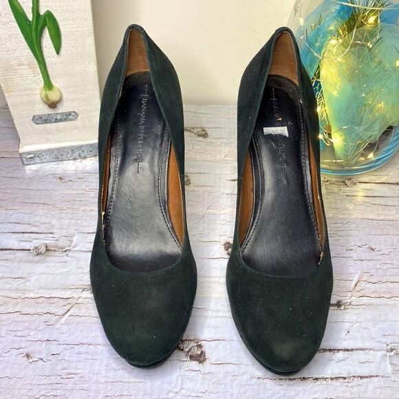 🌷  Banana Republic🌷 Black Suede Pumps - Picture 5 of 13